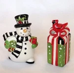 Fitz And Floyd Frosty's Frolic Ceramic Salt & Pepper Shakers 2010. Fixed Price $15.99.