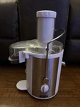 Bella High Power Juice Extractor Model XJ-8K129 White 120V 60HZ 700W. Fixed Price $29.99.