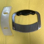 The Pampered Chef Garnisher Crinkle Cutter #4428 Chopper Slicer--nice. Fixed Price $6.00.