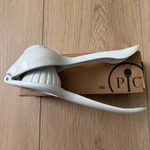 Pampered Chef Citrus Press #2595 Lemon Lime Juicer Squeezer White Nib. Fixed Price $30.00.