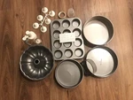 Bakeware Set : 5 Baking Pans + Pampered Chef Decorating Kit Dough Blender. Fixed Price $65.00.