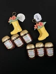 *new* Lot Of 8 Vera Bradley 2 Boot Sanitizer Holders & 6 Peach Bath Body Works. Fixed Price $30.00.
