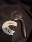 The Pampered Chef Stainless Steel Pizza & Crust Cutter With Blade Cover #1303. Fixed Price $13.99.
