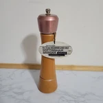 Kamenstein Nottingham Pepper Grinder, New. Fixed Price $12.00.