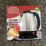 Brentwood KT-1770 Stainless Steel Electric Cordless Tea Kettle New!!. Fixed Price $8.00.