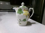Villeroy Boch Geranium Capuchina Hot Water Jug And Lid/ Creamer. Fixed Price $111.93.
