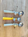 Vollrath 47140 S/s Oz. #8 Thumb Action Disher W/ Grey Handle 47144 Lot Of.... Fixed Price $19.99.