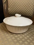 Corningware French White Round Ceramic Casserole With Cover. Fixed Price $25.00.