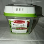 Rubbermaid - Freshworks Medium 6.3 Cups 1.5L Produce Saver Container Nos New. Fixed Price $24.00.