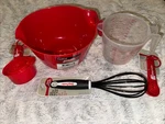 Betty Crocker Kitchen Tools- Mixing Bowl Measuring Cup Spoon Set Silicone C17. Fixed Price $14.30.