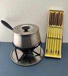 Kamenstein Fondue Pot Nib Stainless Steel 1.5 Qt. Stand/burner Made Italy. Fixed Price $25.00.