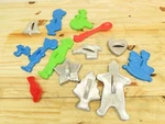 Vintage 14 Pcs Set Metal And Plastic Cookie Cutters Mom,papa, Ginger Bread,cat. Fixed Price $5.48.