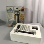 2000 Wilton Cookie Pro Stainless Aluminum Manual Press Shapes 2104-4002. Fixed Price $15.99.