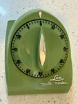 Vintage Lux Minute Minder Kitchen Timer - Retro Avocado Green 1960'S 1970'S. Fixed Price $34.50.