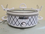 Used Crockpot 2.5-QUART Mini Casserole Slow Cooker, White/black SCCPCCM250. Fixed Price $25.00.