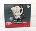 Pfaltzgraff Winterberry 12OZ Covered Holiday Mug Tea Cup Infusion Strainer Boxed. Fixed Price $12.95.