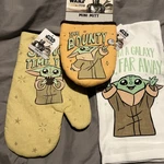 Star Wars The Mandalorian Kitchen Set Oven Mitt, Mini & Towel. Fixed Price $19.99.