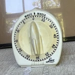 Vintage Lux Mechanical Kitchen Timer Cp 2428 Manual White Plastic Minute Minder. Fixed Price $13.99.