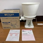 Tiger Japanese Rice Cake Maru Circle Mochi Maker And Cutting Machine SMX-5401. Fixed Price $137.60.