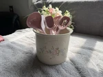 Pfaltzgraff Tea Rose 5 Inch Crock With Bonus Utensils. Fixed Price $22.99.