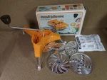 Vintage Moulinex 445 Mouli-julienne W Disc Food Chopper Slicer Shredder Box. Fixed Price $23.99.