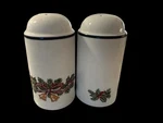Johnson Bros Victorian Christmas Salt Pepper Shakers England Holiday Table Top. Fixed Price $24.00.