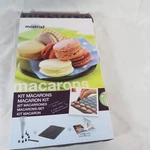 Mastrad Macaroon Kit Includes Baking Sheet Piping Bag Nozzles Booklet. Fixed Price $5.00.