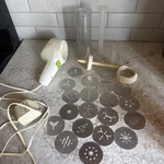Wear-ever Super Shooter Electric Cookie Canape Press PS-7204 19 Discs Plus Read. Fixed Price $32.99.