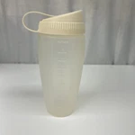 Rubbermaid 16 Oz Salad Dressing Shaker Blender Mixer Bottle #309B Servin Saver. Fixed Price $7.99.