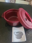 Tupperware Microwave Pressure Cooker 2-QT 7643A-2. Fixed Price $30.00.