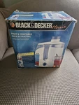 Black & Decker Home Fruit Vegetable Extractor Juicer White Model #JE2060. Fixed Price $18.39.