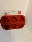 Wilton Silicone Heart 6 Cupcake Size Baking Or Molding Gelatin Valentine. Fixed Price $8.50.