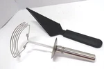 The Pampered Chef Long Handle Pastry Blender Cutter #1683 W/guard & Pie Spatula. Fixed Price $32.00.