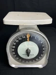 Vintage Kitchen Scale Pelouze Portion Controller Model Yg 425 25LB X2 Oz White. Fixed Price $59.99.
