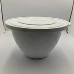 Pampered Chef Chillzanne Checkered White Bowl W/ Lid 16 Cup. Fixed Price $20.25.