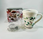 Pfaltzgraff Winterberry Christmas Holiday Covered Mug With Infuser 12OZ New. Fixed Price $22.00.