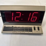 Sunbeam Electric Digital Led Dual Alarm Clock With Snooze #887-36 Model WE38. Fixed Price $18.00.
