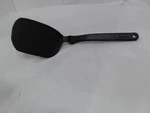Usedgood Dreamfarm Chopula Sit-up Spatula, Black. Fixed Price $10.91.