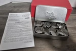 Pampered Chef Creative Cutters Set Mini Cookie Of 8 Storage Tin 1095. Fixed Price $9.99.