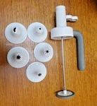 Pampered Chef 1775 1770 Plunger Handle & 6 Press Tips White Cookie Frosting. Fixed Price $14.00.