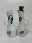 Royal Worcester Evesham Oil /vinegar Bottle With One Cork 15.5CM Set Of 2PC. Fixed Price $17.99.