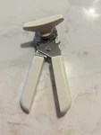 Pampered Chef Safety Smooth Edge White Manual Bottle Can Opener 2758 Retired. Fixed Price $35.00.