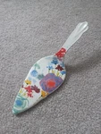 Pioneer Woman Stoneware Celia Linen Pie Cake Server Floral Desserts. Fixed Price $14.00.