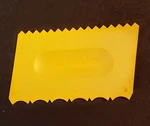 Tupperware Cake Decorator Vtg Yellow 1558 Serrated Icing Gadget Kitchen Tool. Fixed Price $9.91.
