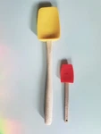 Williams Sonoma 12" Spatula Spoonula & 6" Mini Scraper Wood Handle Silicone Set. Fixed Price $10.98.
