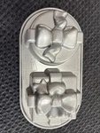 Nordic Ware Pretty Presents Mini Cake Pans Euc Birthday Holiday Usa Non-stick. Fixed Price $19.00.