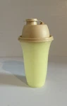 Tupperware 844-11 Quick Gravy Drink Mixer Shaker Yellow Peach Lid Vtg. Fixed Price $12.99.
